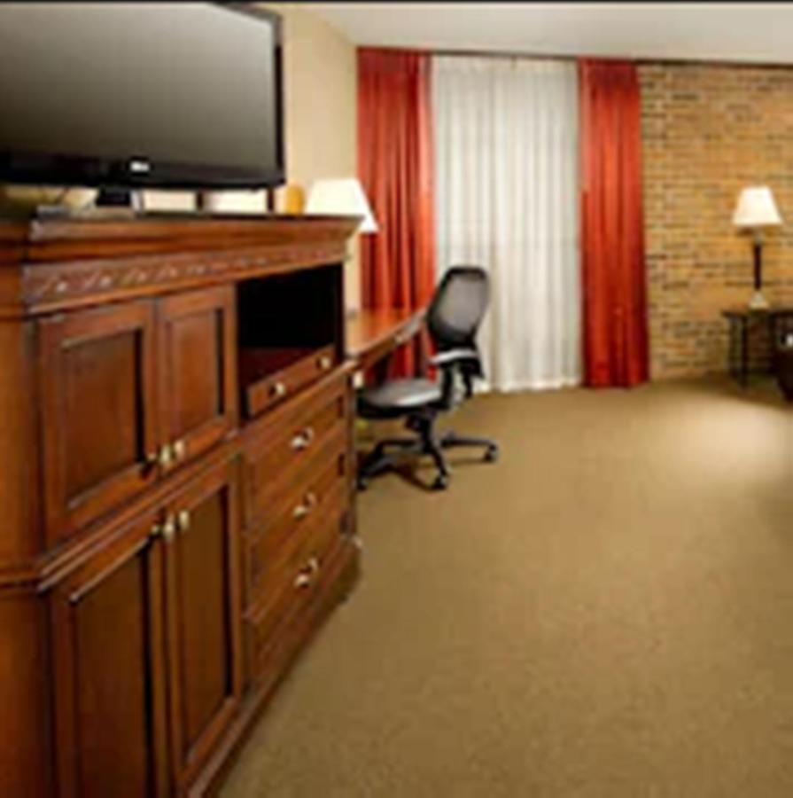 Hotel Lotus Kansas City Merriam Bagian luar foto