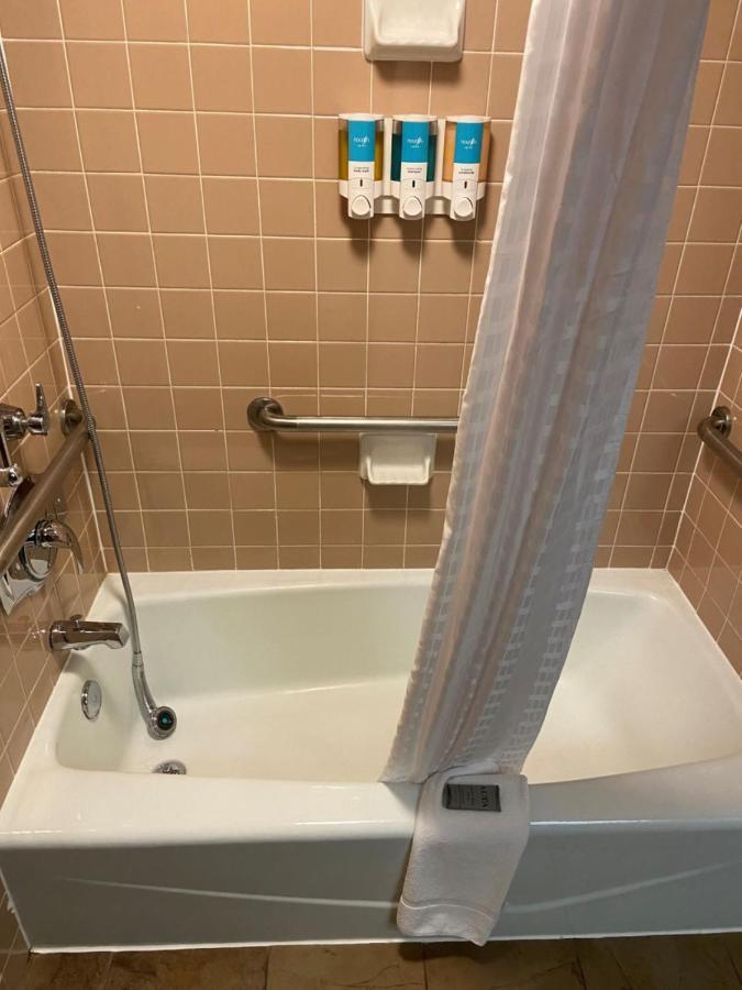 Hotel Lotus Kansas City Merriam Bagian luar foto