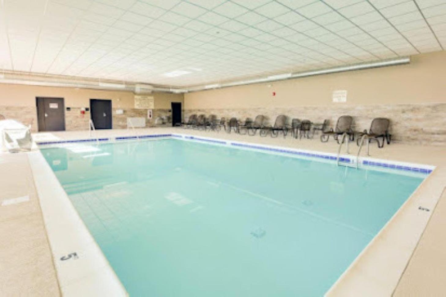 Hotel Lotus Kansas City Merriam Bagian luar foto
