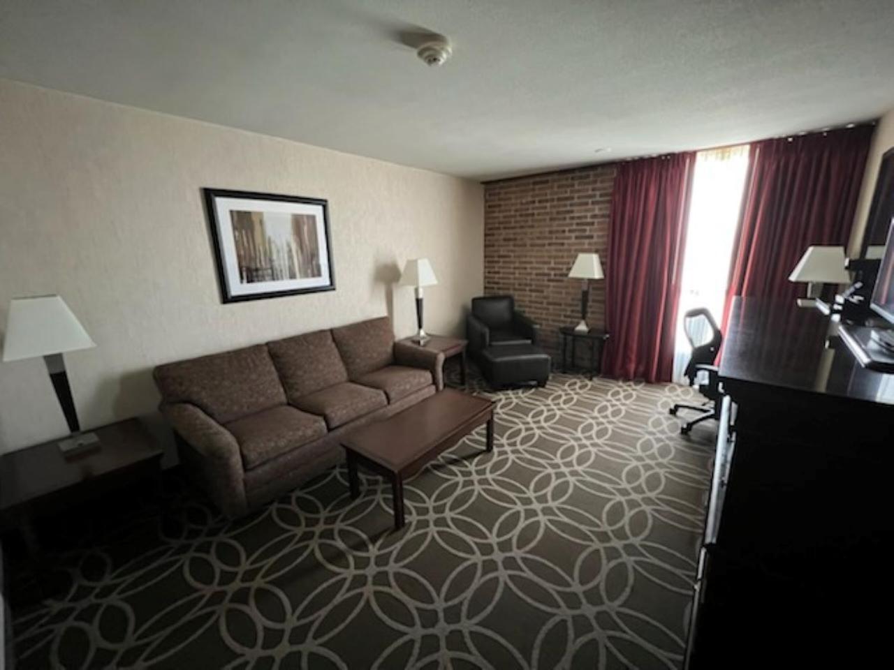 Hotel Lotus Kansas City Merriam Bagian luar foto
