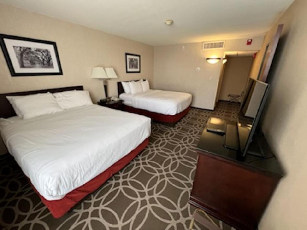 Hotel Lotus Kansas City Merriam Bagian luar foto