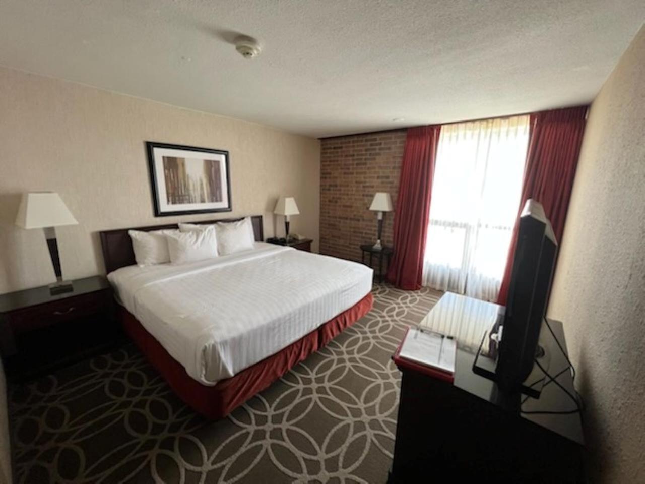 Hotel Lotus Kansas City Merriam Bagian luar foto